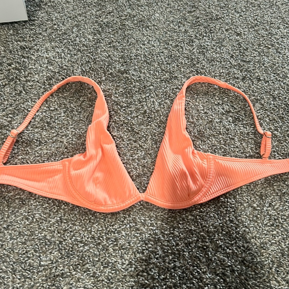 Hollister peach colored  xxsmall bikini top
